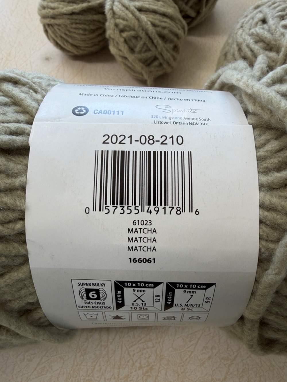 Bernat Forever Fleece Matcha - Picture 2 of 5